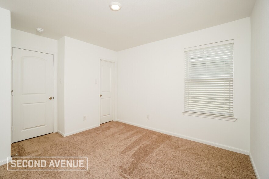 Building Photo - 10919 Lafayette Lp