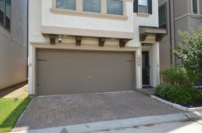 Building Photo - 10709 Madden Oaks Pl