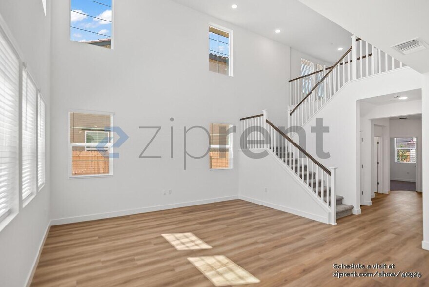 Building Photo - 336 Monastery Dr