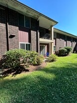 Building Photo - 302 Presque Isle Blvd