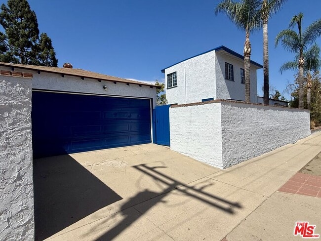 Building Photo - 6205 Gentry Ave