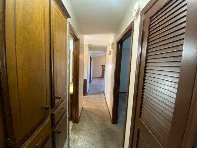 Building Photo - Charming 3 bedroom 1.5 bath