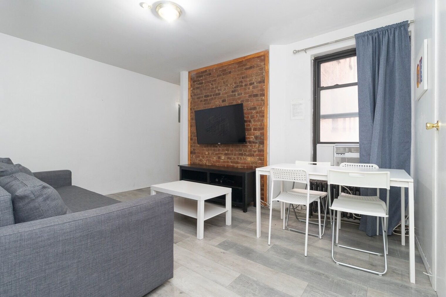 Building Photo - 337 E 94th St