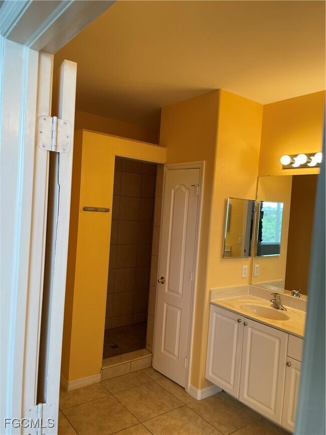 Building Photo - 2533 Deerfield Lake Ct