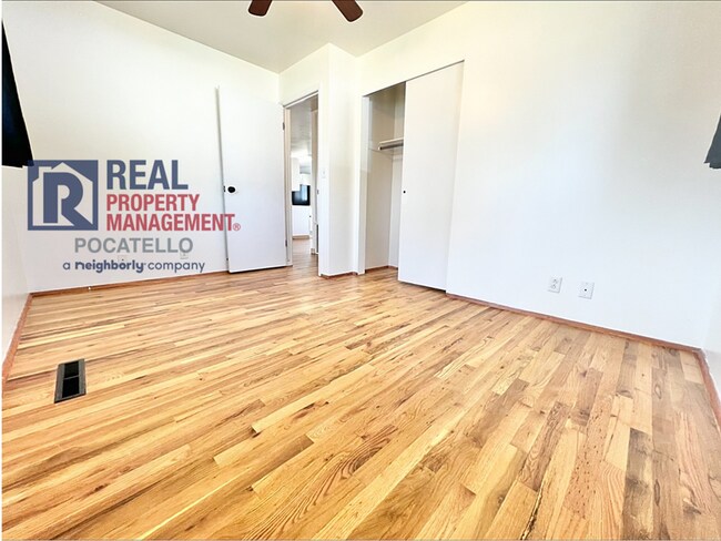 Building Photo - 3 bedroom 2 bath House