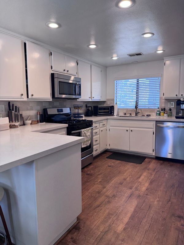 Building Photo - 1645 Copa De Oro Ct