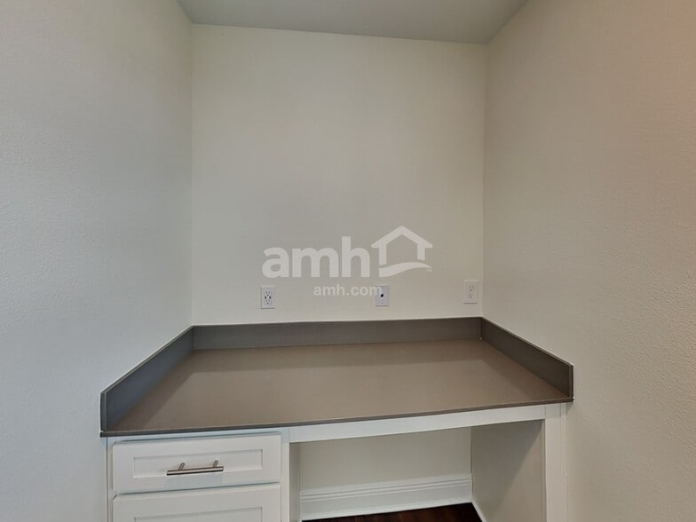 Building Photo - 2760 Ponds Trl