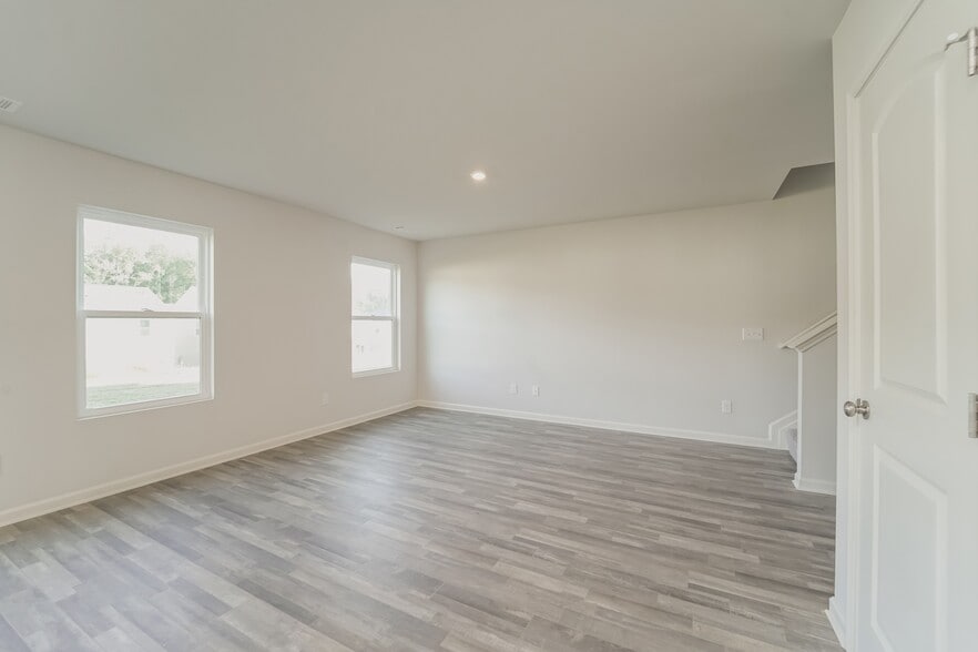 Building Photo - 671 Farmstead Trail