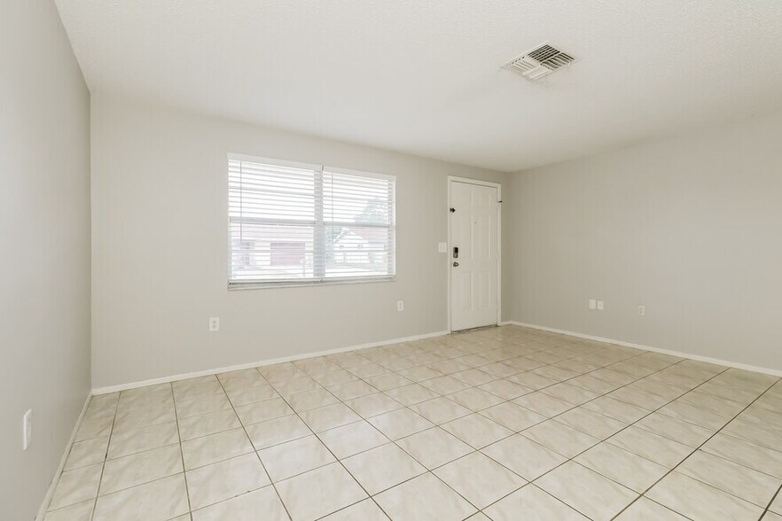 Building Photo - 7921 Eugene Dr