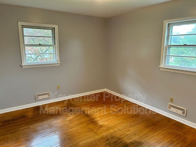 Building Photo - 2212 Third St.