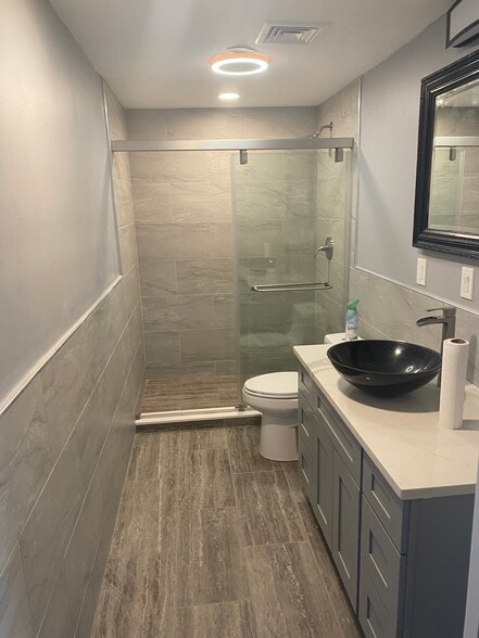 Building Photo - 44 Bridgeport Ave