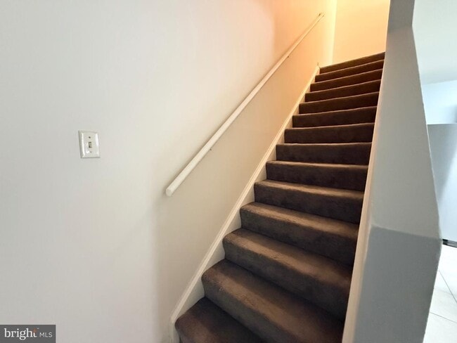 Building Photo - 10128 Reprise Dr