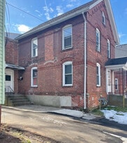 Building Photo - 24 Garden St