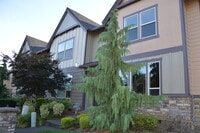 Building Photo - "Charming 3-Bed + Loft and 2 car garage Townhouse with Granite Elegance in Vancouver!"