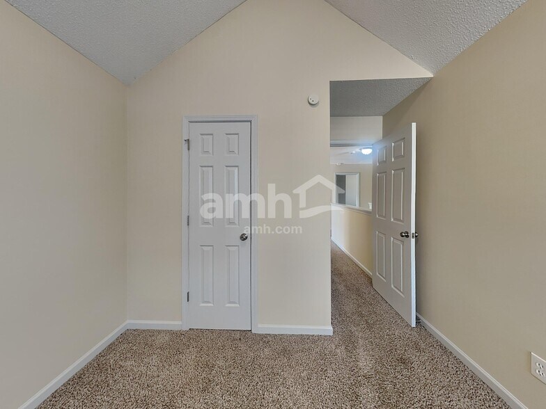 Building Photo - 4298 Persian Ct