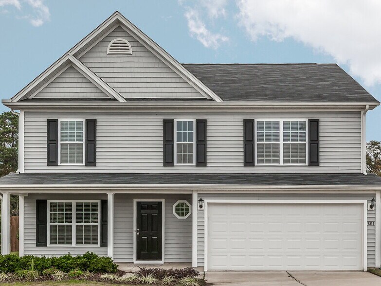 Primary Photo - 601 Monterey Pine Dr