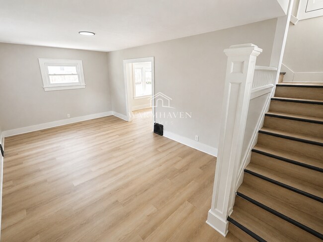 Building Photo - 804 Beardsley St