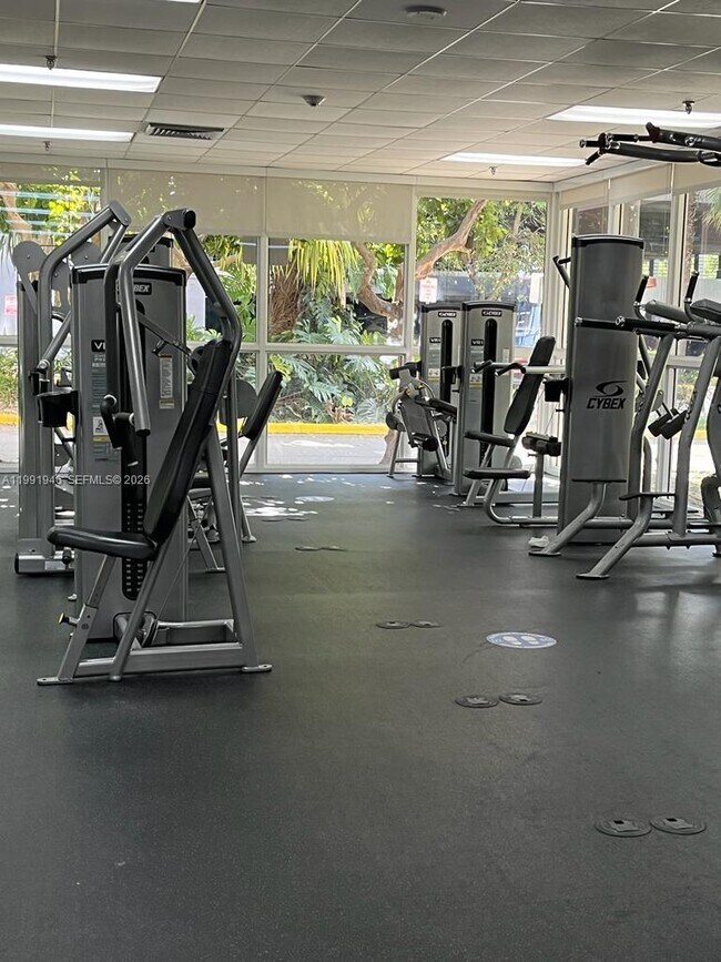 Building Photo - 850 N Miami Ave