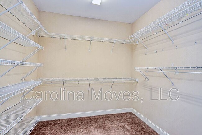 Building Photo - 213 Bell Heather Ln