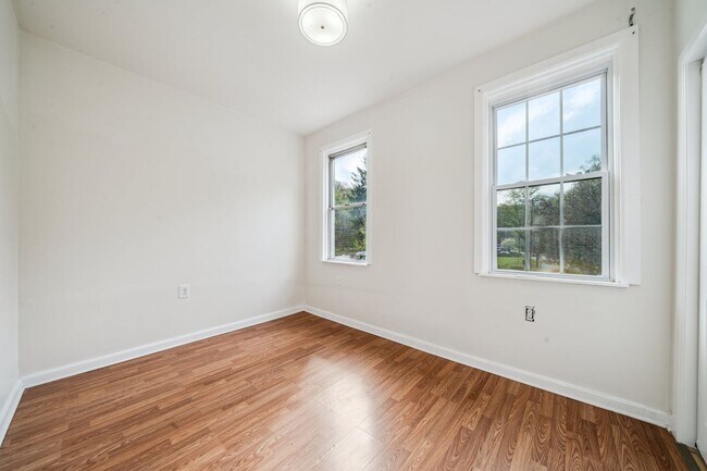 Building Photo - Spacious 3 Bedroom Home in Spring Garden (Single Family)