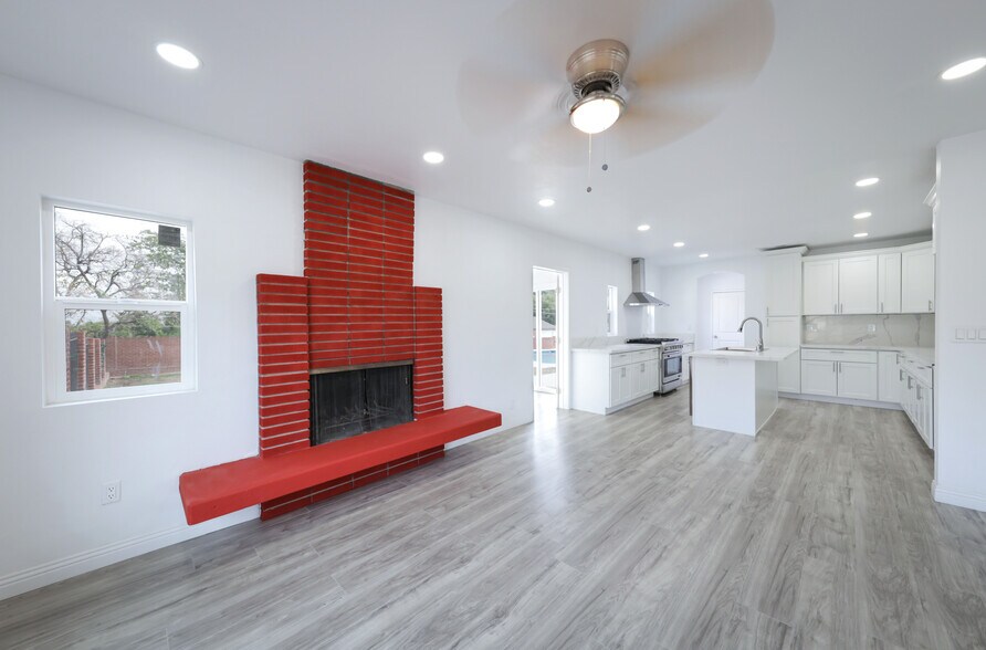Building Photo - 501 Magnolia Ave