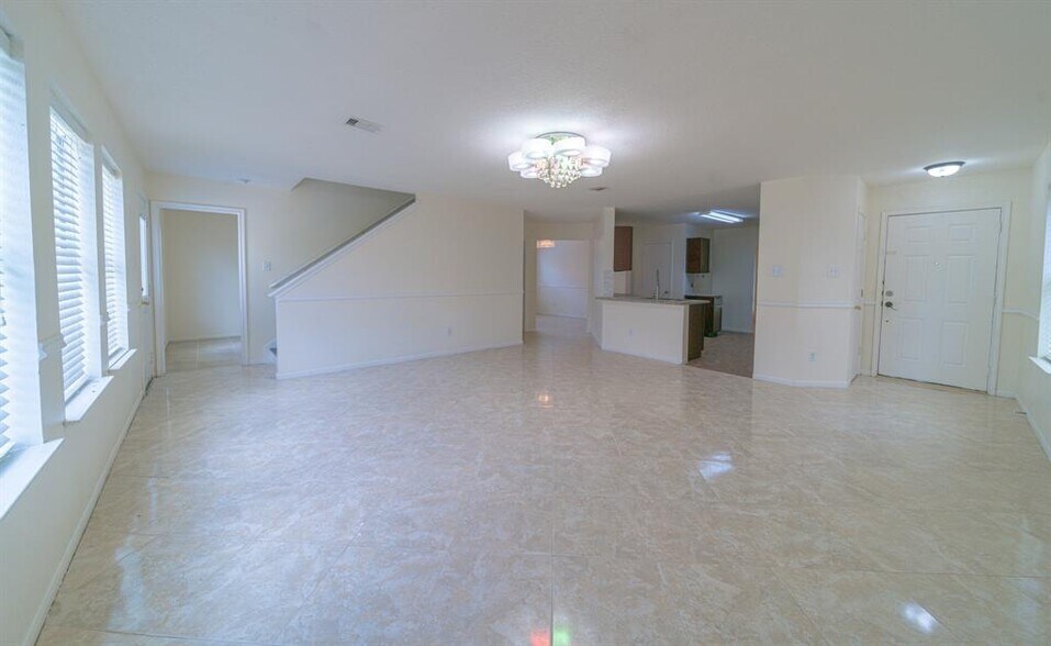 Building Photo - 5511 Darby Square Trl
