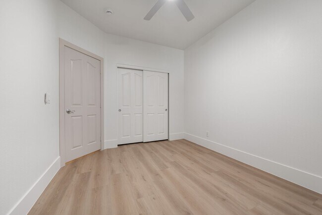 Building Photo - Beautifully Updated 4-Bedroom Home with 3-...