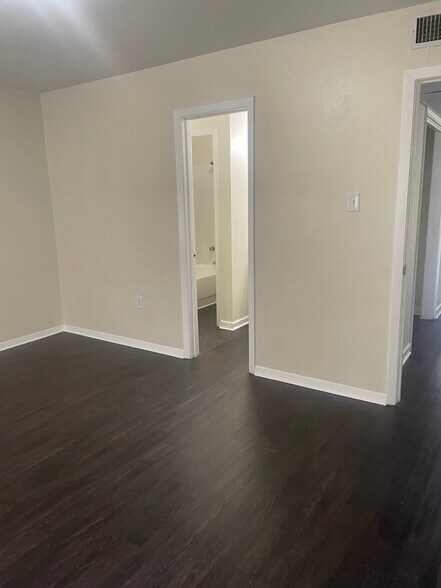 Building Photo - 675 Wooddale Blvd