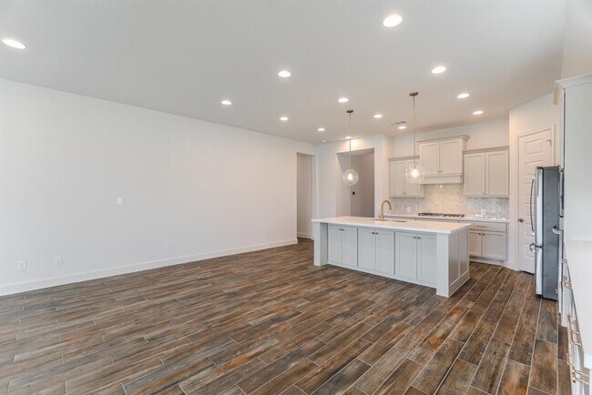 Building Photo - 15835 Wild Rose Bnd Dr