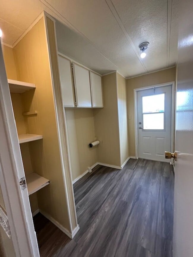 Building Photo - ***3 BEDROOM/2 BATHROOM IN DEWEY***