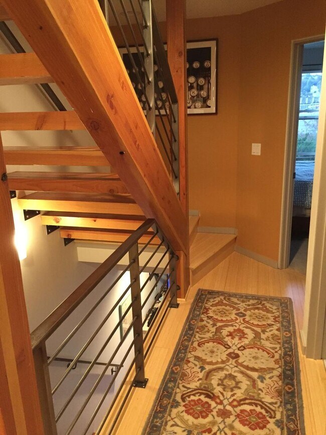 Building Photo - 2Bd/1Ba Seattle Home