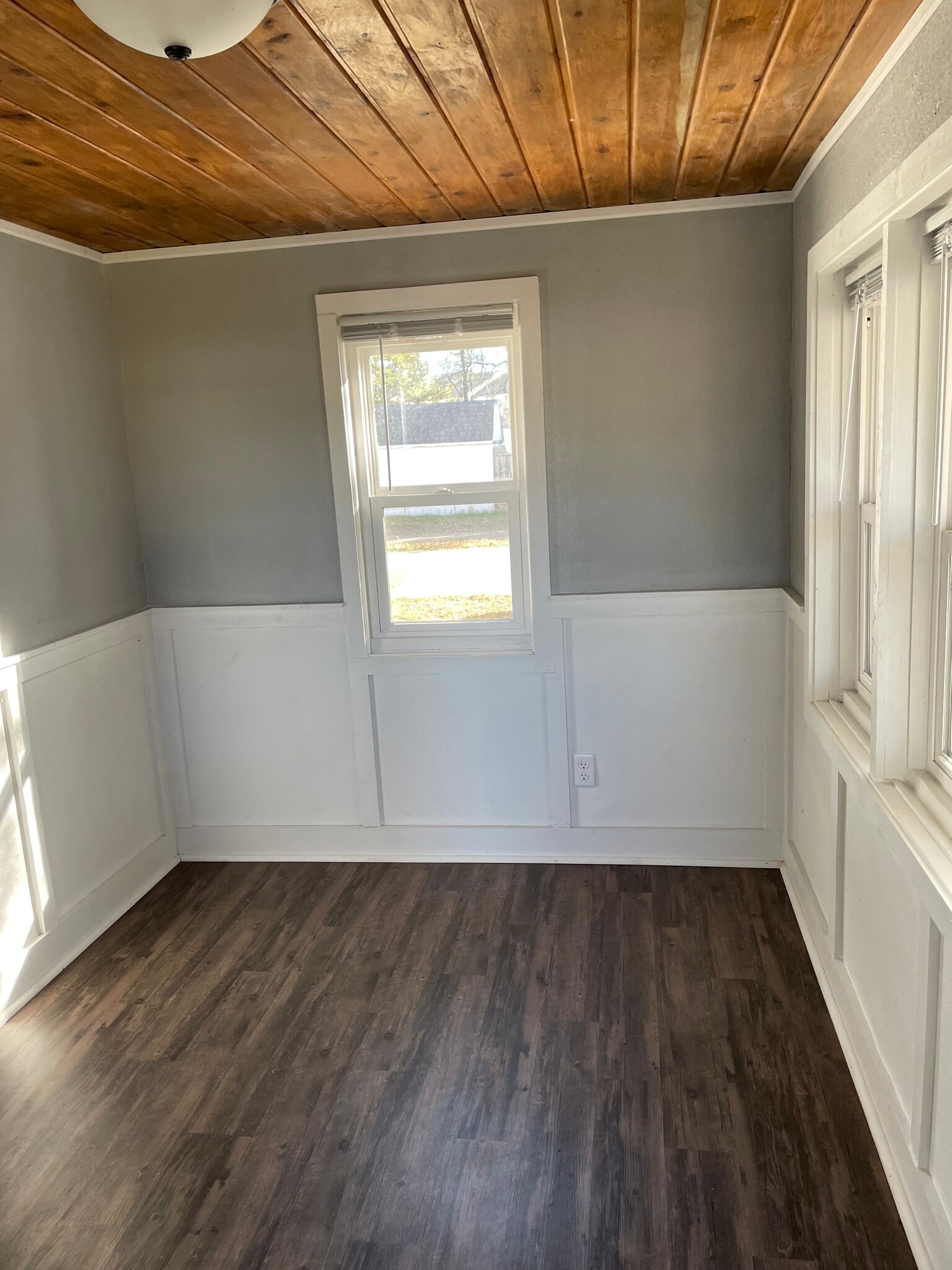 Building Photo - 706 E Saint Germain St