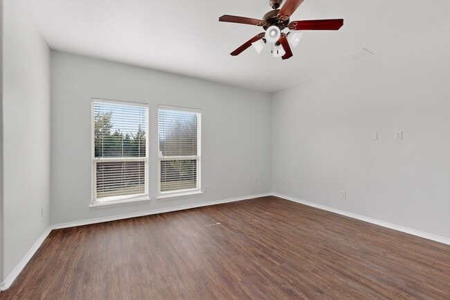 Building Photo - 1066 Carpenter Ct