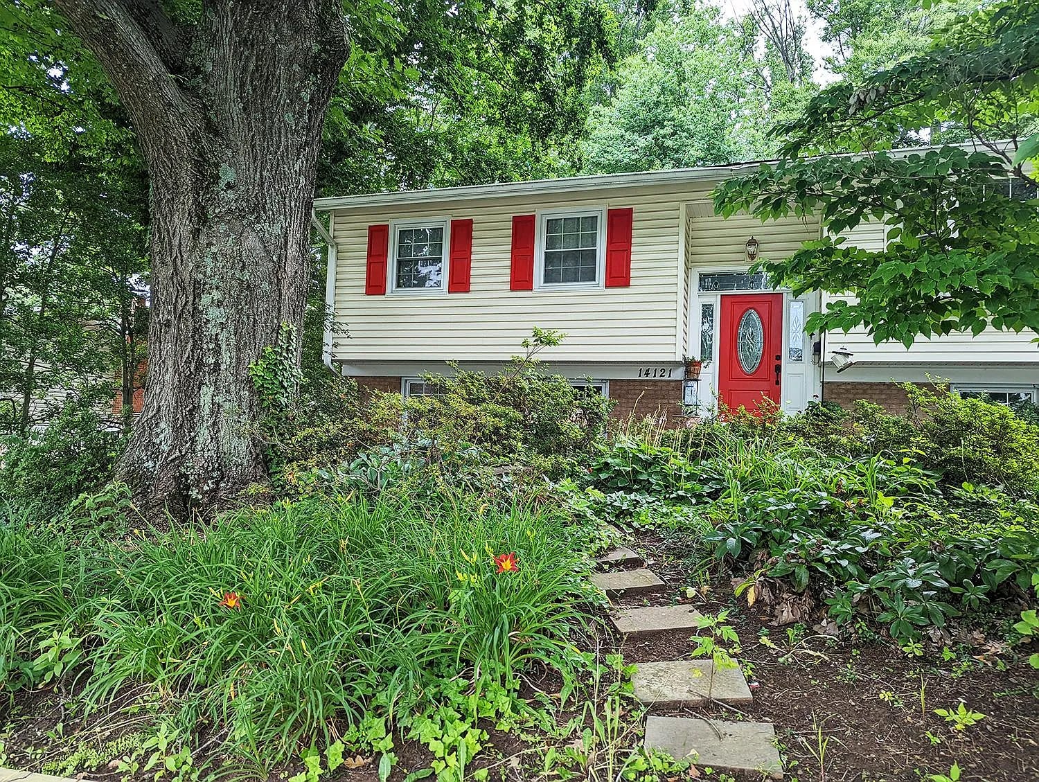 House, front view - 14121 Bauer Dr