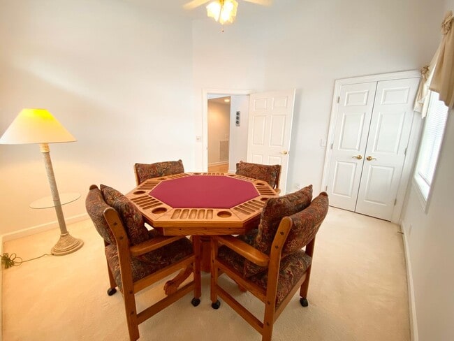 Building Photo - FULLY-FURNISHED GORGEOUS TOWNHOME!