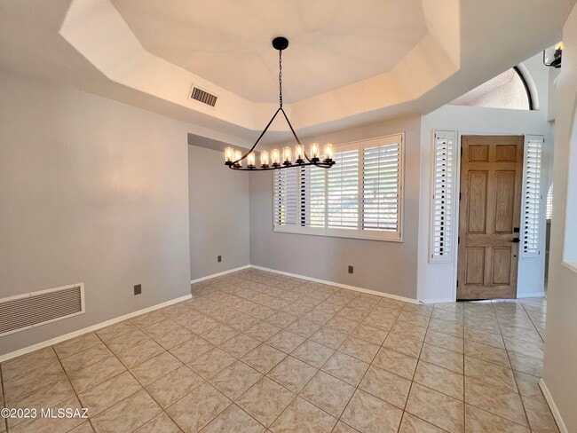 Building Photo - 10123 N Alder Spring Dr