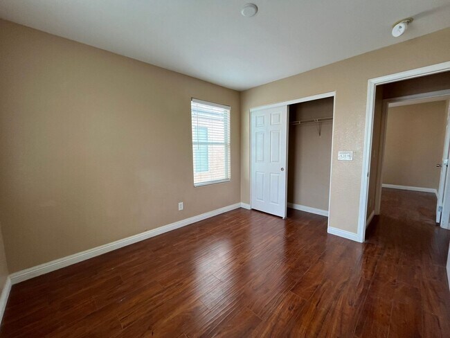 Building Photo - 8988 Winchester Ridge St