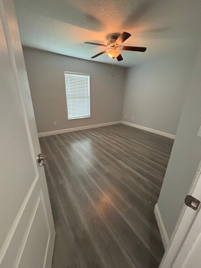 Building Photo - 5033 SW 97th Ln