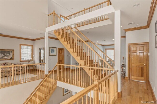 Building Photo - 672 Dune Rd