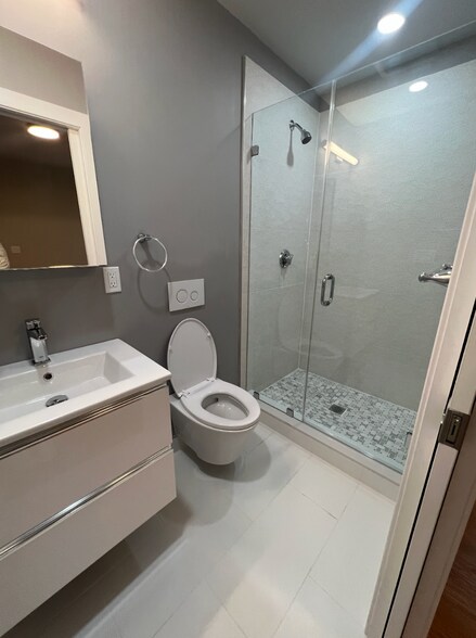 Building Photo - 7 Thornley St