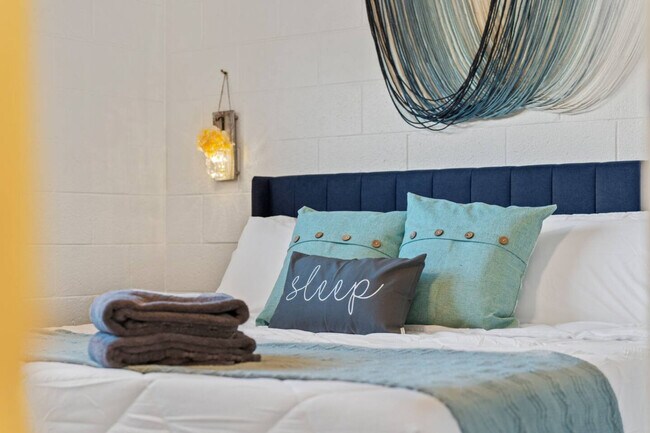 Building Photo - 1741 S Mill Ave