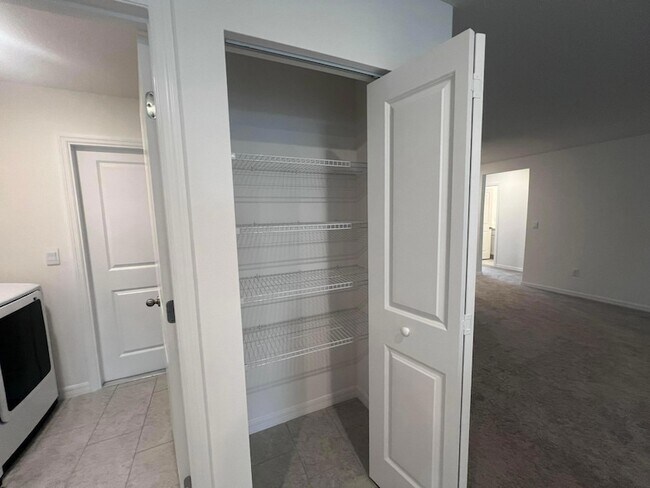 Building Photo - 3161 Fergus Ave