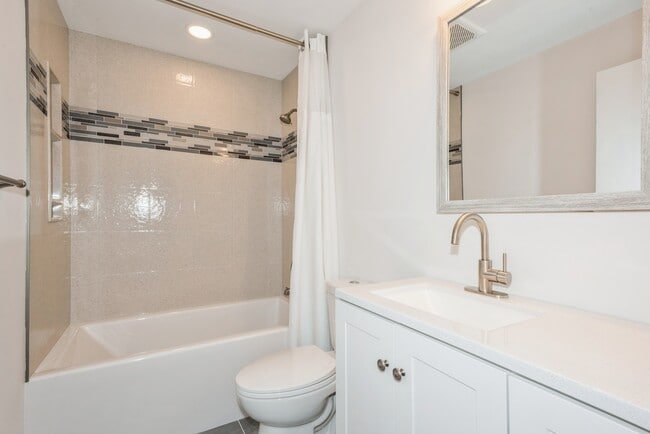 Building Photo - 15W244 Harvard St