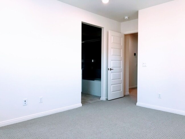 Building Photo - 16128 Sereno Ln