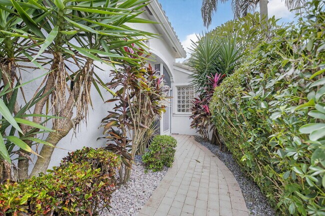 Building Photo - 7470 Chorale Rd