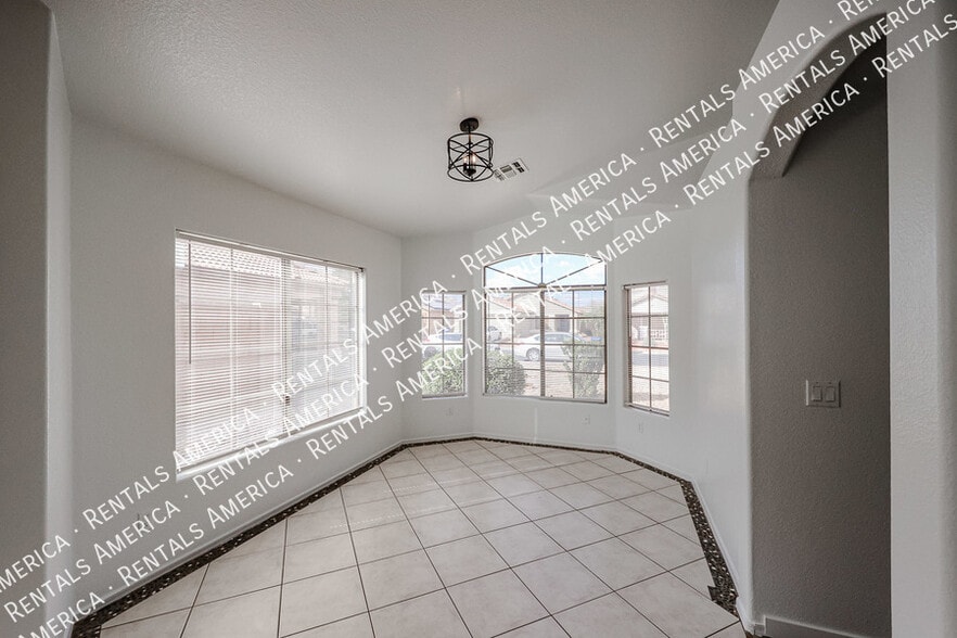 Building Photo - 12731 W Sharon Dr