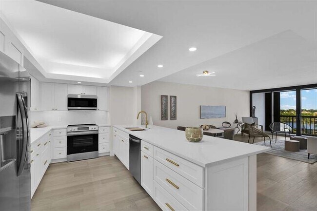 Building Photo - 4748 S Ocean Blvd