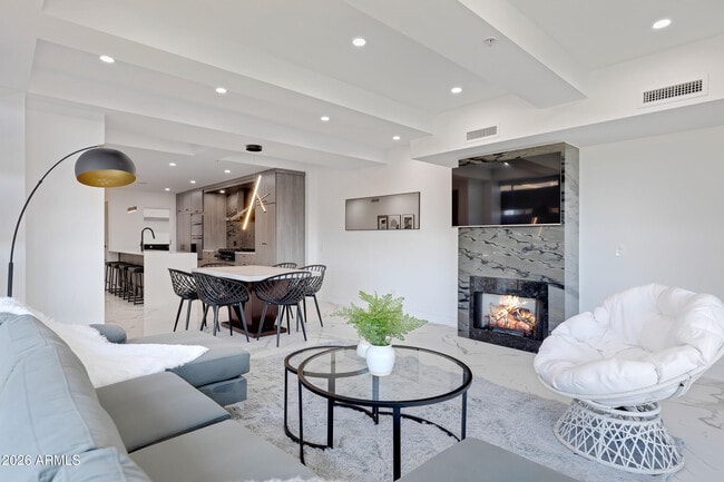 Building Photo - 7157 E Rancho Vista Dr