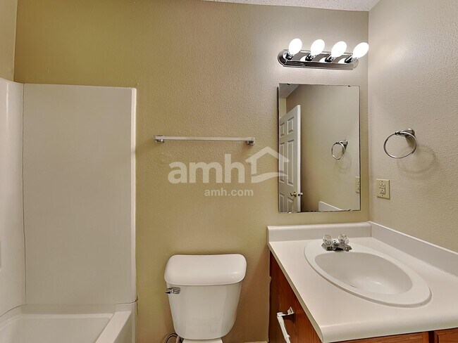 Building Photo - 6503 W Philadelphia Dr