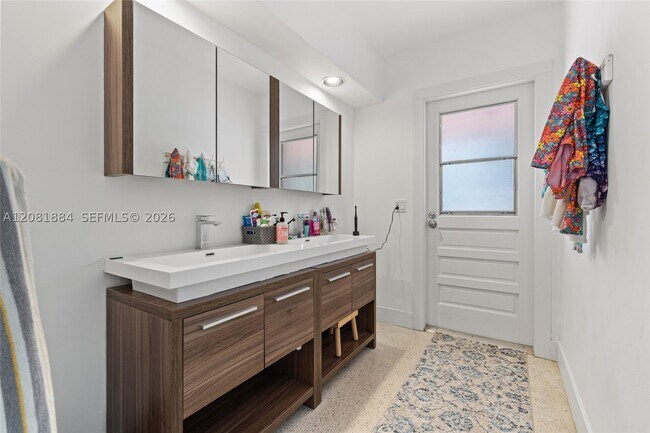 Building Photo - 14645 SW 83rd Pl